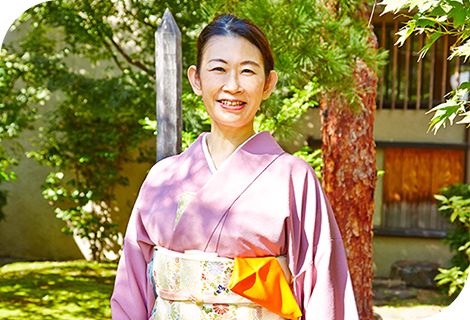 さかい利晶の杜で茶の湯を担当する宮本雅代さん。